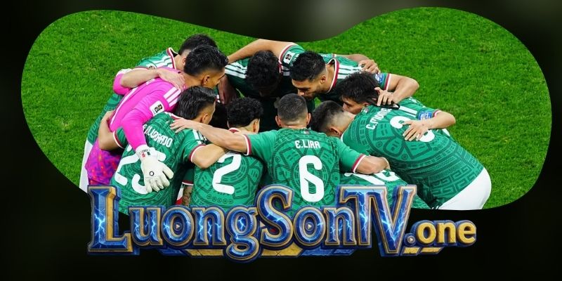 Toluca tăng nhịp từ hai biên để phá khối phòng ngự thấp